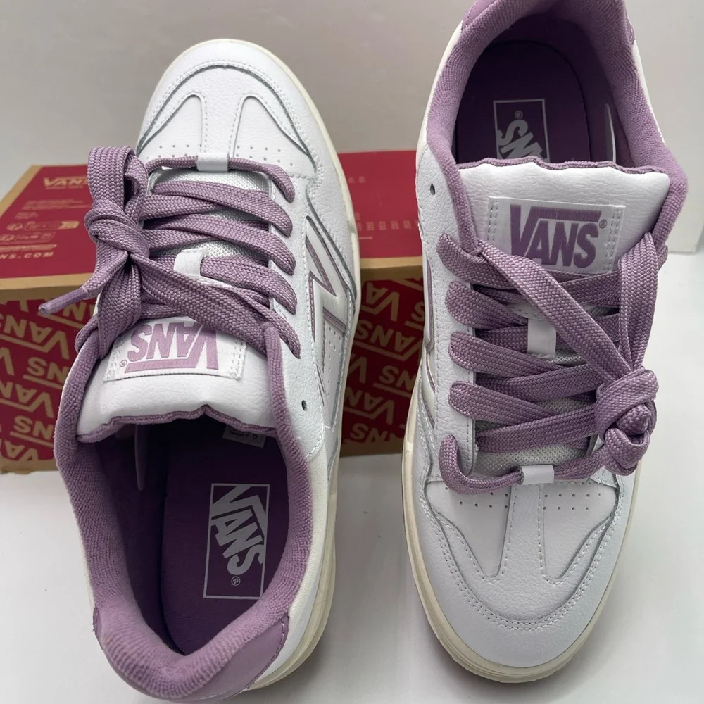Vans Men’s Upland
Vintage Leather Purple
VN000D1HPRP White and Lavender Sneakers - Picture 10 of 16